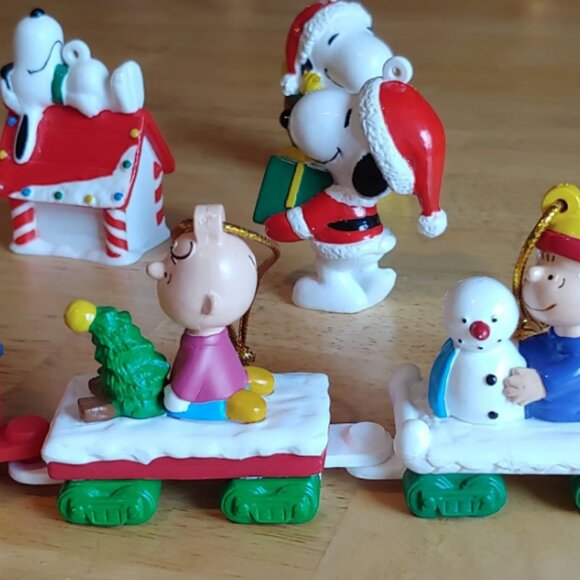 Vintage Whitmans Peanuts Christmas Ornaments - Picture 9 of 12